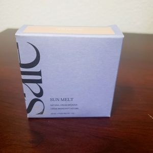 Saie sun melt , fair bronze , gently used